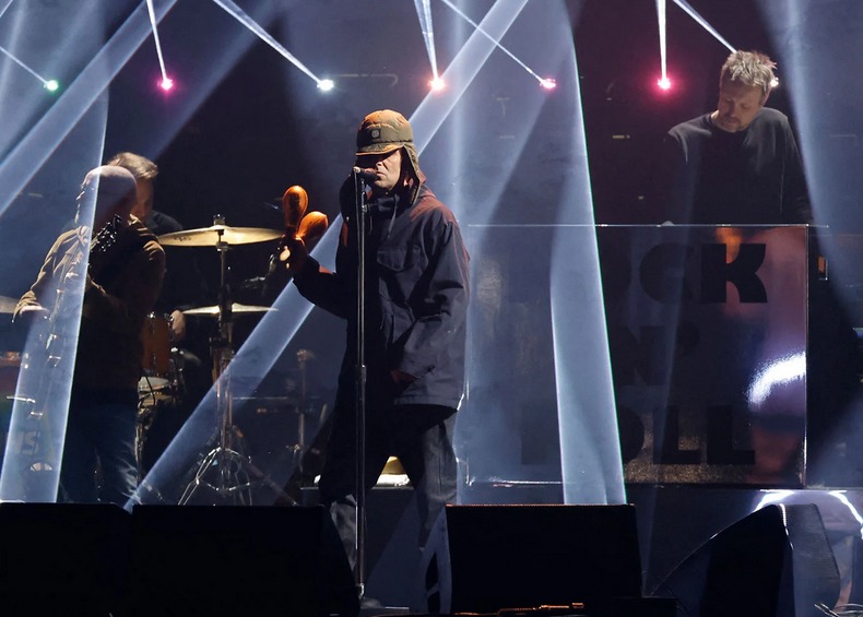 Le  Live de la semaine – Liam Gallagher – Everything’s Electric (Live from The BRIT Awards 2022)