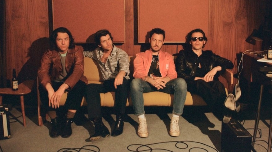 News – Arctic Monkeys – There’d Better Be A Mirrorball