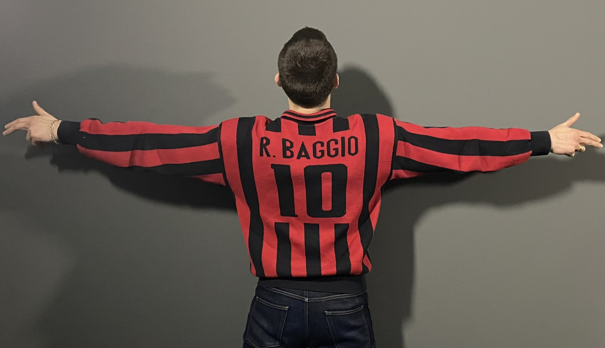 Curiosities – Miles Kane – Searching for Baggio