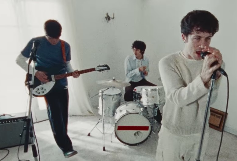 News – Wallows – Calling After Me