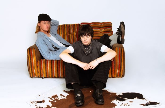 Post-punk shivers – Nightbus – Angles Mortz