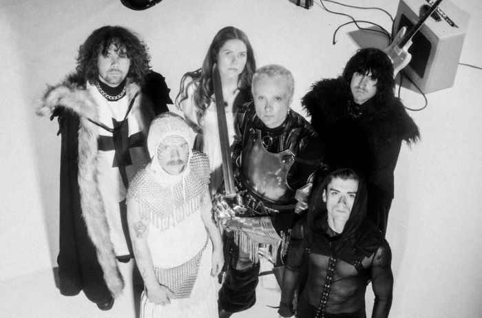 Post-punk shivers – The Empty Threats – Bus Stop