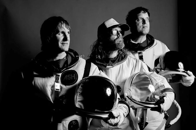 News – Ash – Which One Do You Want? / Fun People