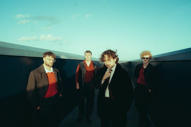 Post-punk shivers – Hallan – Borgo Pass