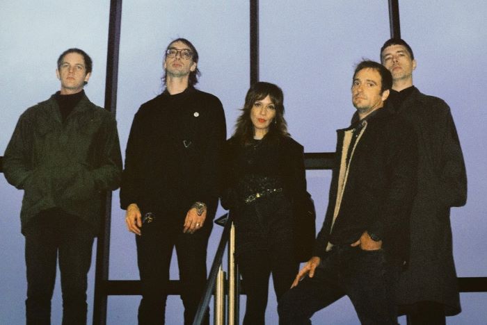 Post-punk shivers – Screensaver – Telepathic Apathy